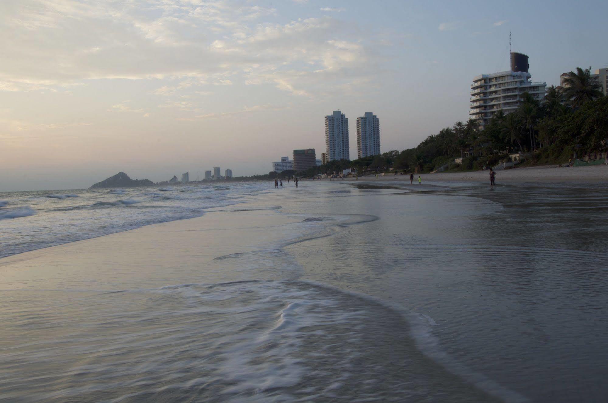 Baan Rajdamnern Hua Hin 호텔 외부 사진